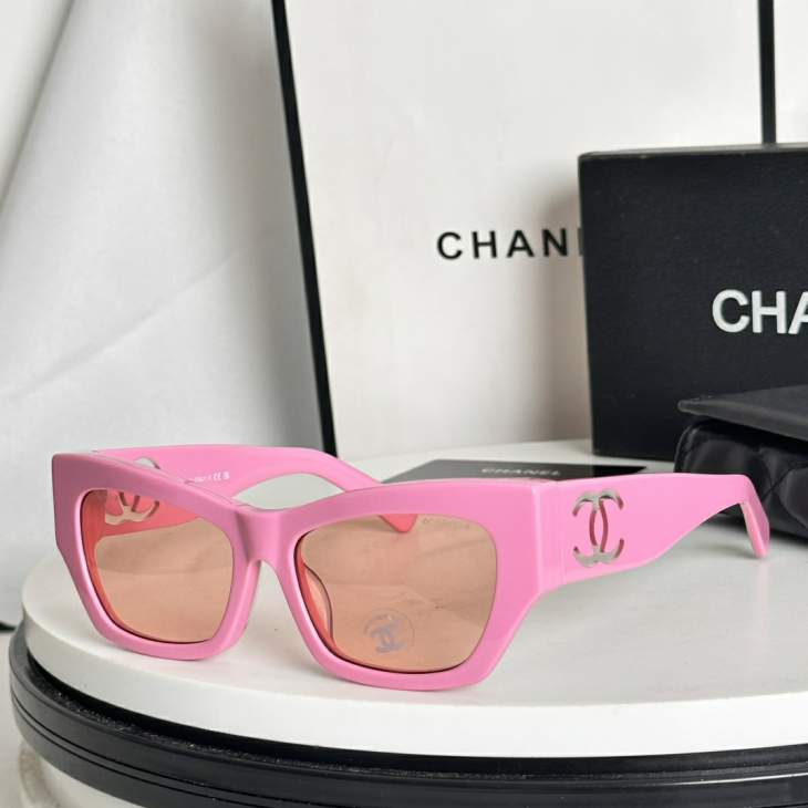 Picture of Chanel Sunglasses _SKUfw80275914fw